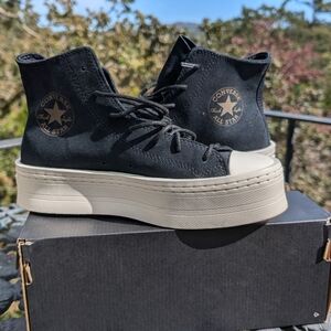 Converse Modern Lift Hi Women's Size 7 in Black/Egret
